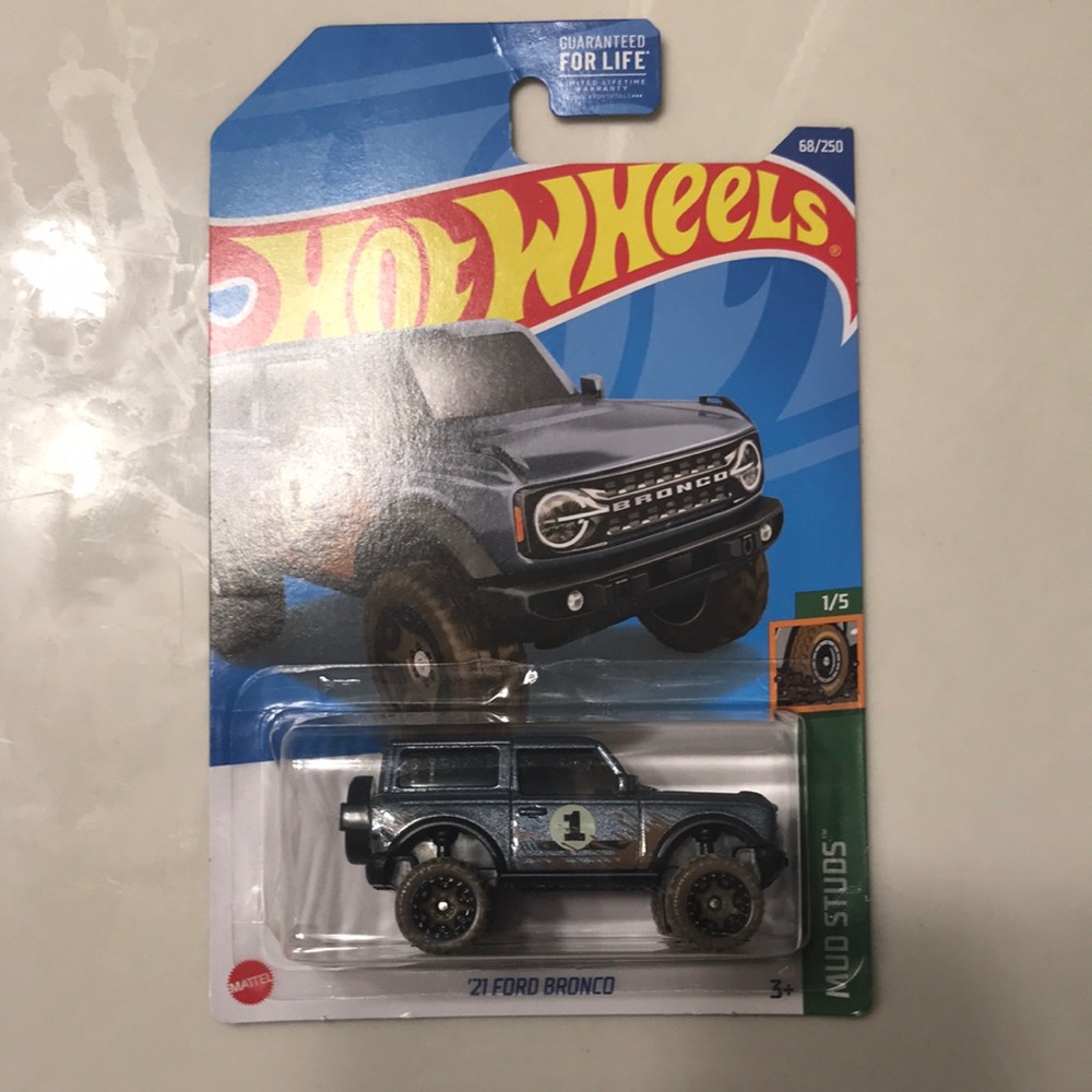 Hot wheels 2021 Ford bronco mint condition truck